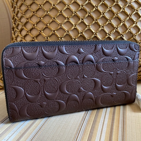 SOLD Coach accordion wallet - Picture 3 of 6